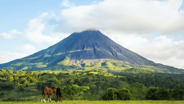 a94b8363 04a3 4bad 98bb a790f3a6973d e1752075558708 Arenal Volcano